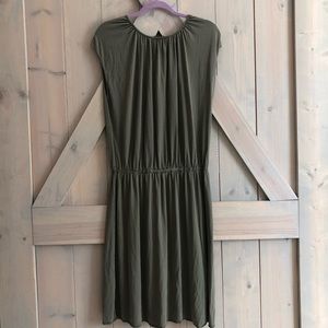 Banana Republic Dresses - Banana republic silk olive green dress womens xl Banana Republic Dresses - Banana republic silk olive green dress womens xl